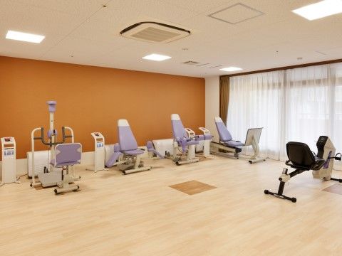 館内には、健康維持と筋力低下防止に機能訓練室を設けている。お一人一人のペースに合わせ、無理なくトレーニングが行える。