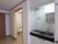 居室にはトイレとミニキッチンが設置されている。トイレは扉ではなく、カーテンで出入りできるようになっている。