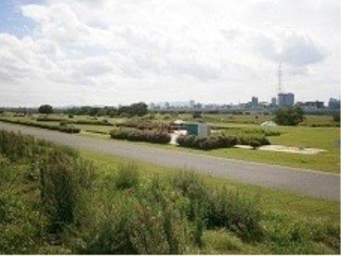 「そんぽの家 西中島」淀川河川公園にはリハビリも兼ねた散歩をしていただけます。