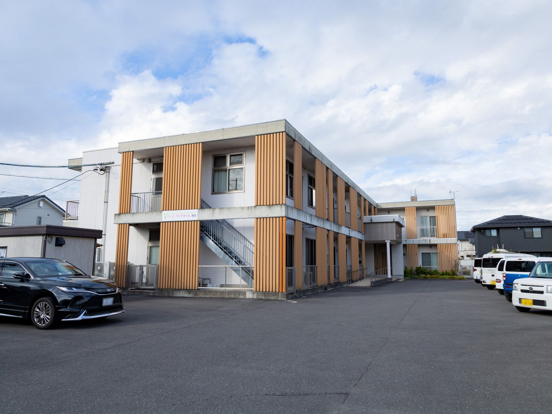 ゆったりとした建物外観