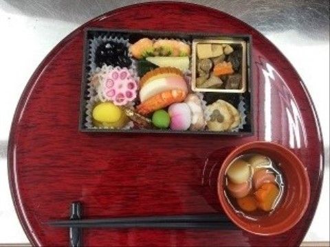 「やさしい手シニアリビングやさしえ細江」イベントの一例としてのおせちです。