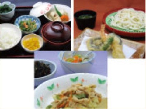 色どりや品数にも配慮した栄養バランスの取れたお食事メニュー