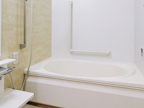 「アイリスガーデン用賀」の浴室。シンプルで清潔感のあるスペース。