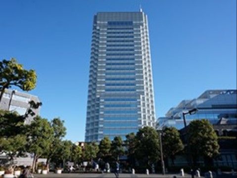 「アイリスガーデン用賀」の周辺。金融機関や飲食店を備えた世田谷ビジネススクウェアがある。