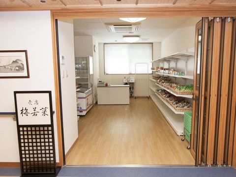 商品が並べられた売店