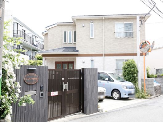 施設の入口