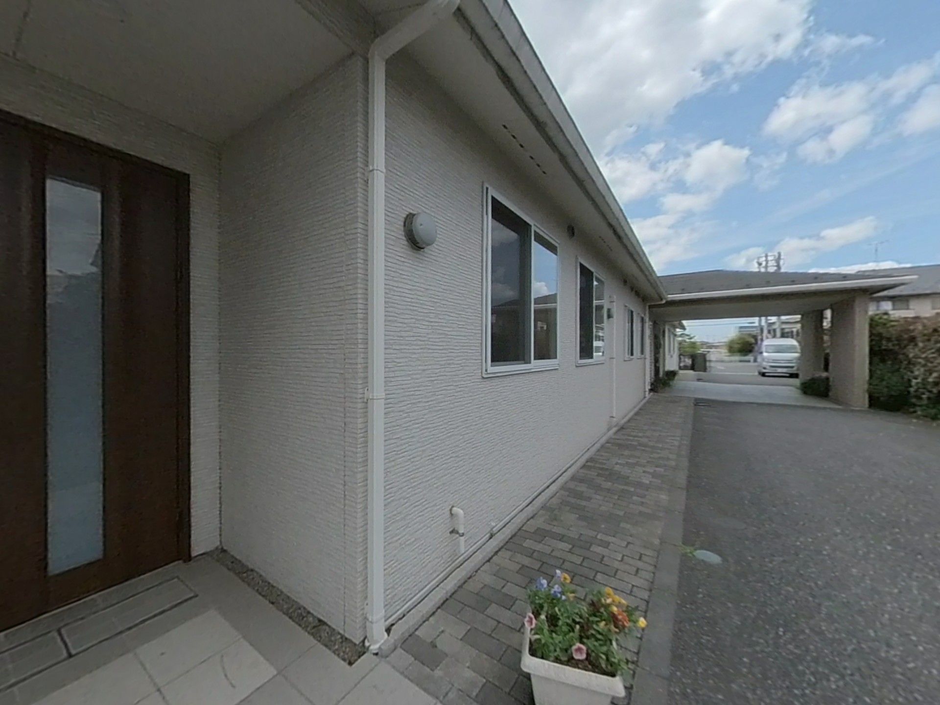 玄関前の通路