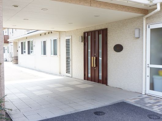 小規模多機能ホーム側玄関