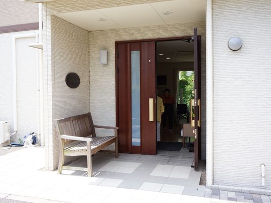 グループホーム玄関