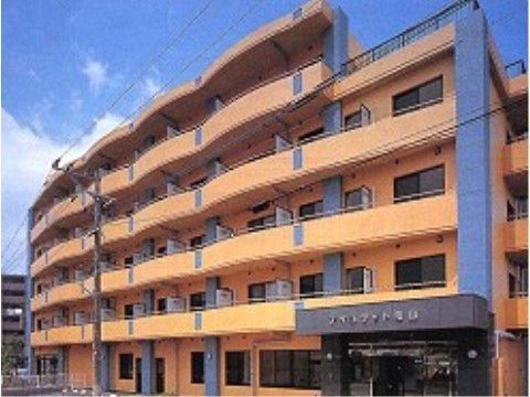 「有料老人ホームアイポケット亀山」の外観。マンション住宅と変わらない介護付き有料老人ホーム。