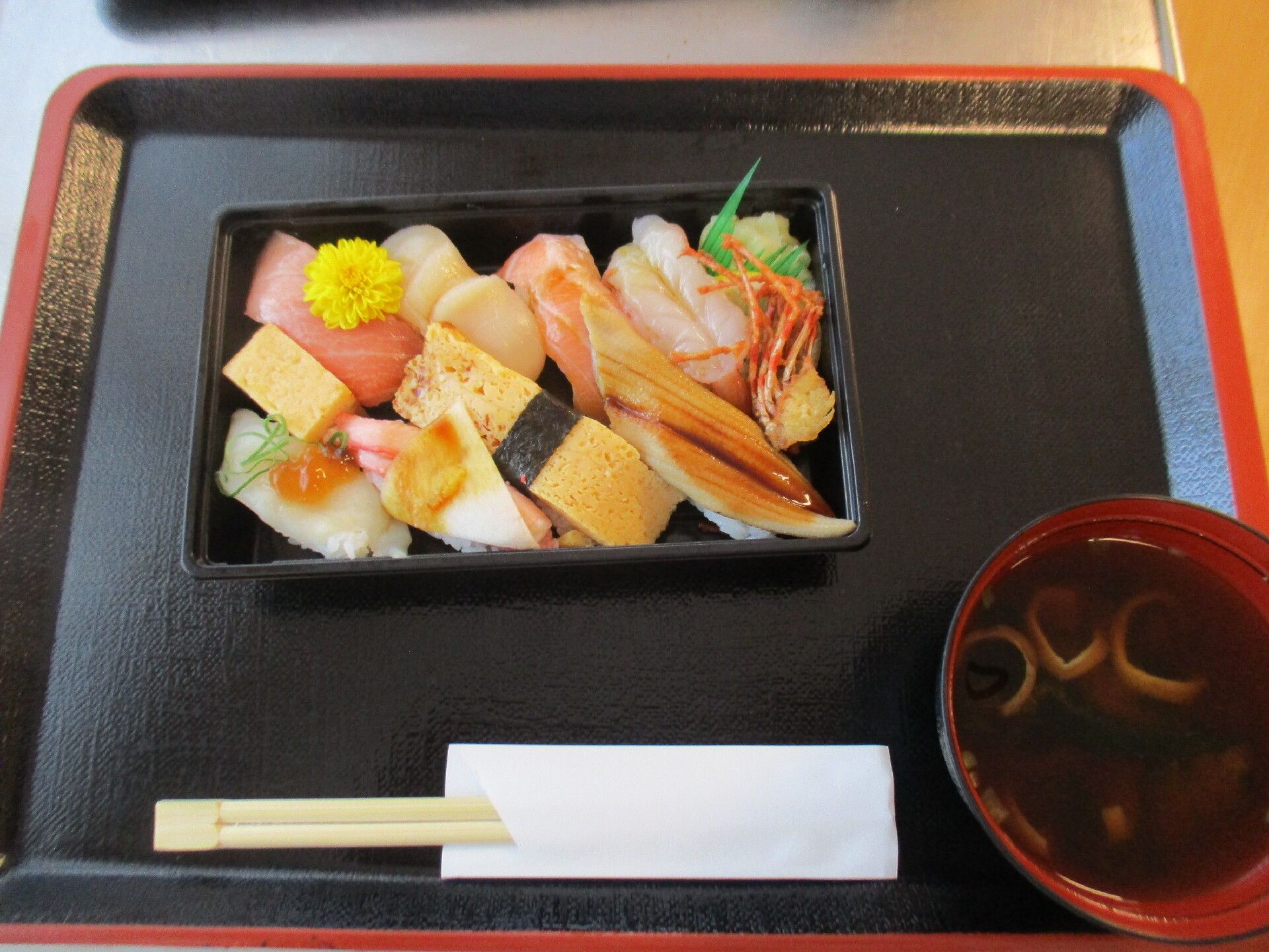 マグロや生エビが食べられるお寿司料理
