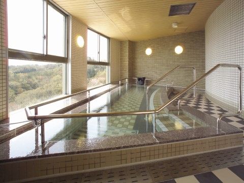 「シルバーレジデンス孔輪閣あけぼの館」の展望露天風呂。景色の良い展望スペース。