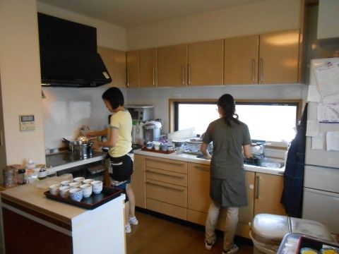 ソラスト上用賀のキッチン。食事はここで調理している。