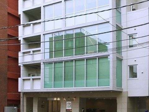 ソラスト台東の外観。都会的な外観。