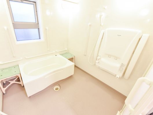 安心できる介護用浴室
