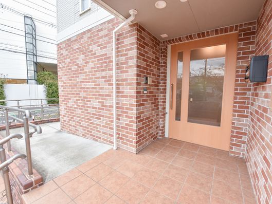 広めのエントランス