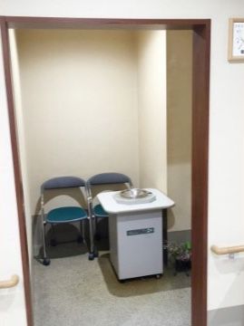 「介護付有料老人ホーム花咲」喫煙室を設けております。ご活用下さい。