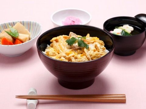 「介護付有料老人ホーム ニチイホーム 都立家政」のお食事(選べるメニュー)。当日注文できるお食事を提供している。