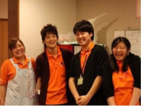 サービス付き高齢者向け住宅 さくらレジデンス篠崎のケア。経験の豊富なスタッフが毎日皆様の傍に寄り添って介護いたします。