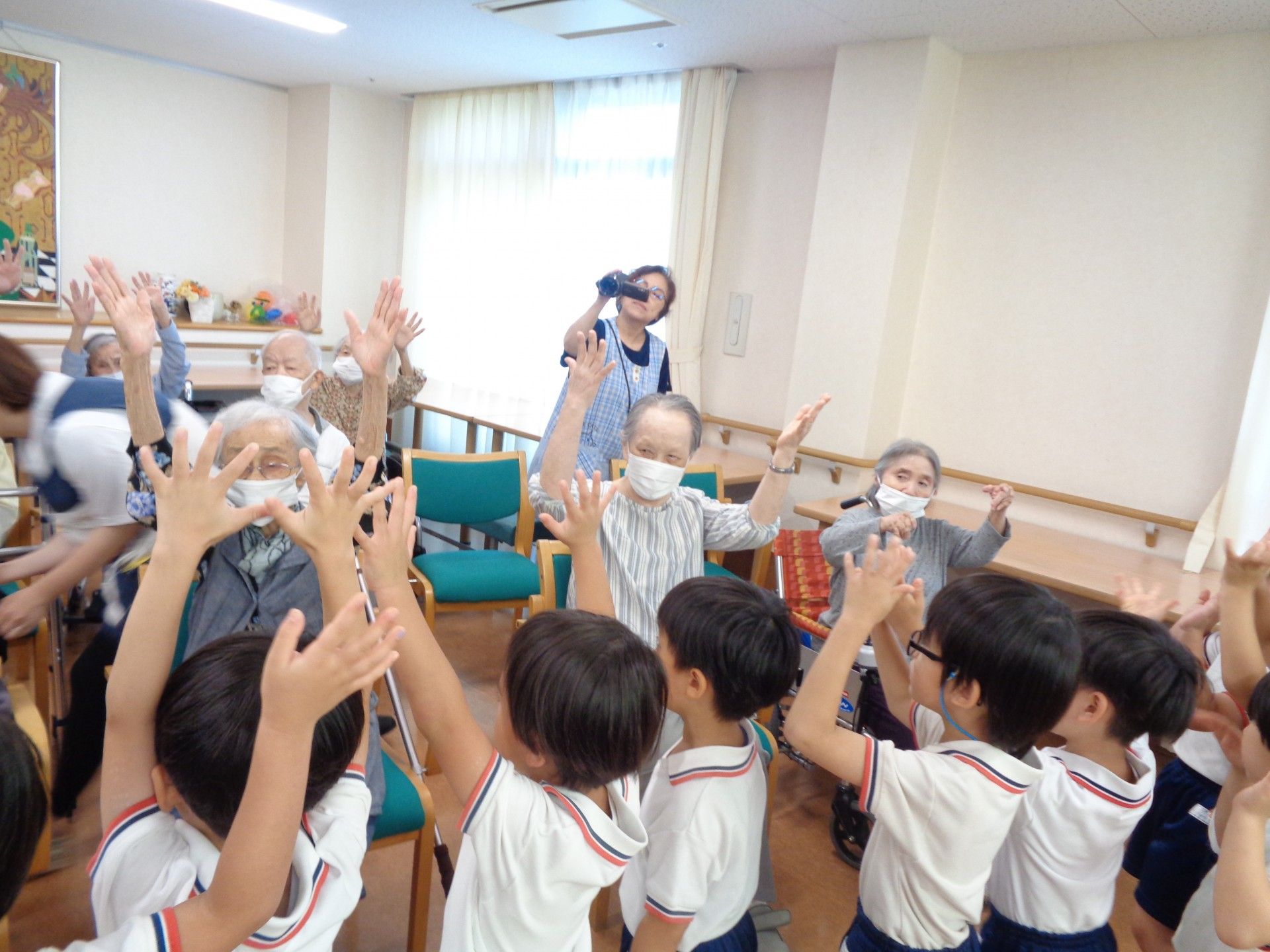 幼児と高齢者の交流イベント