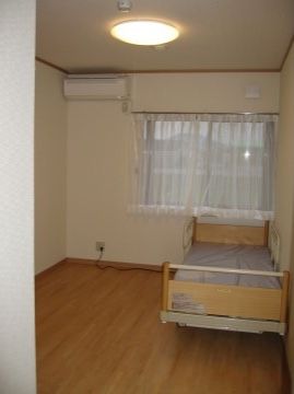 グループホーム田尻の里の居室。プライバシーや自分の時間をしっかりと確保して頂きたいので居室は完全個室制といたしました。