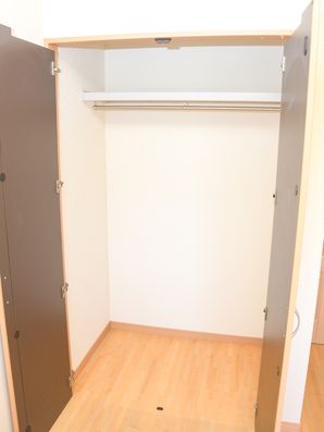 部屋のクローゼット