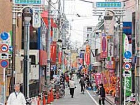 千歳船橋商店街のにぎわう様子