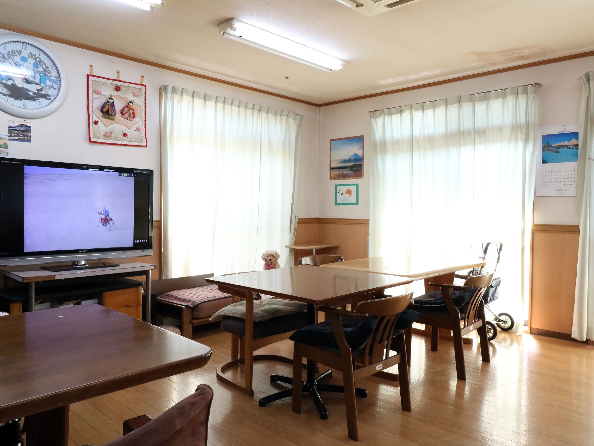 テレビを見ながら自由に休憩することが出来るリビング