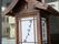 格調高い街には古くからの城下町の街並みがまだ残っている。施設の看板も城下町の街並みの名残を取り入れたデザインになっている。