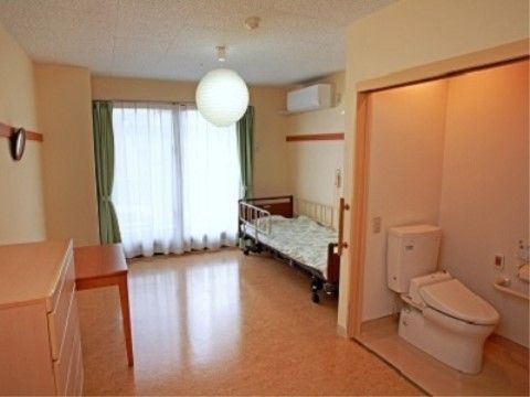 介護ベッドのある居室