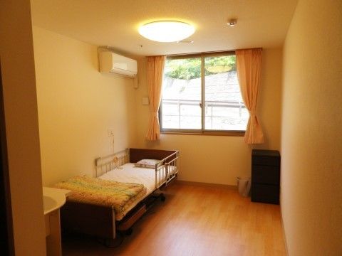 ベッドが設置された居室