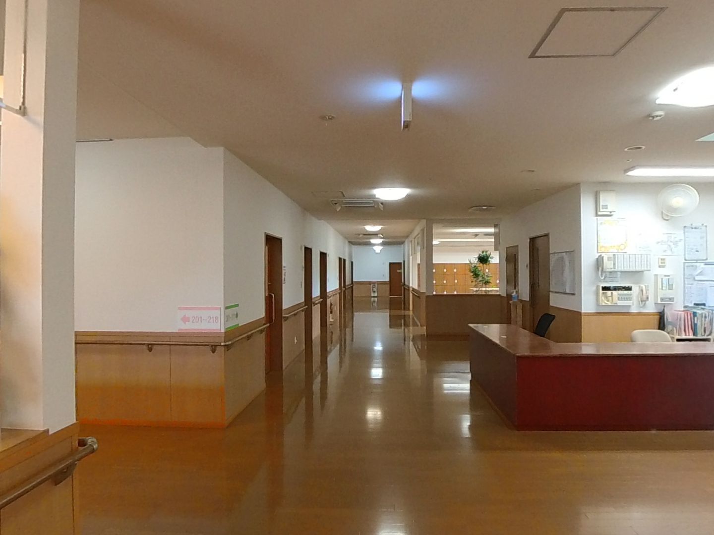 広々とした廊下
