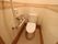 2・3階の個室にはトイレがないが共有トイレは清潔に保たれていて安心。全てのトイレがシャワートイレで呼び出しボタンもついている。