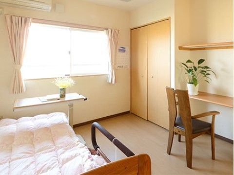 介護ベッドのある居室