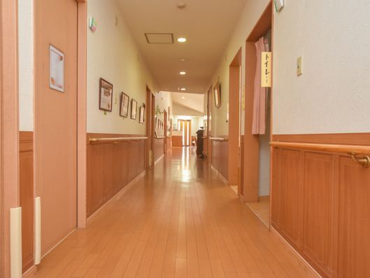 施設内廊下
