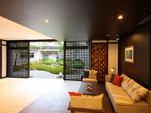 エントランスホール