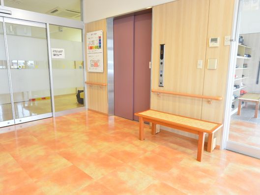 施設内エレベーター
