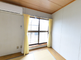和室の居間を備えた介護施設