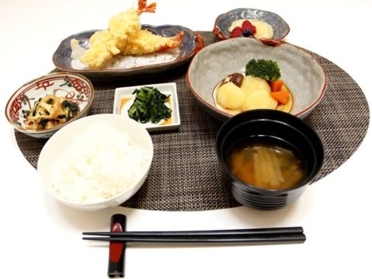 朝食