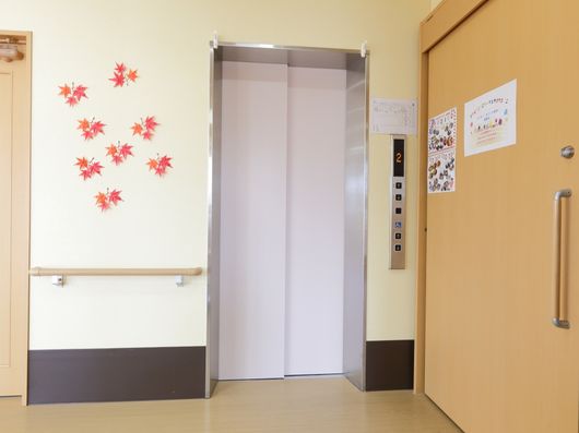 エレベーター前
