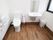 トイレは広々としており清潔感がある。独立した洗面台があり、自動水栓なので、蛇口を閉め忘れる心配がなく安心である。