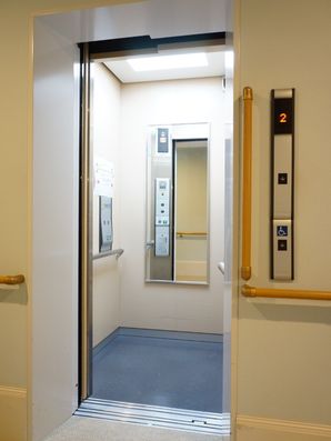 エレベーター入口部分