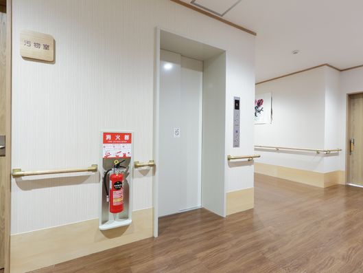 エレベーター前