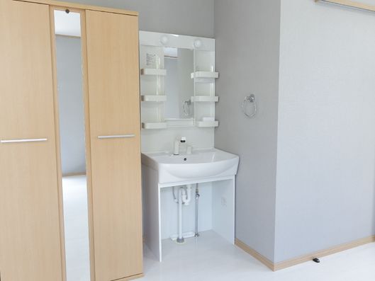 寝室内の洗面台