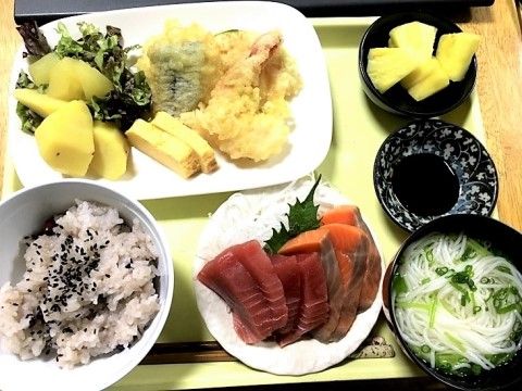 記念日やイベントなどでの食事は、特別食をご用意。普段とは違う食事メニューで、大変お喜びいただいている。