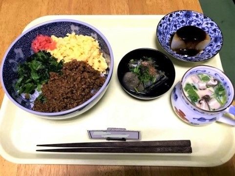 入居者様の身体の状況に合わせ、さまざまな調理法を利用し無理なく、食べやすい形状にした食事を提供している。