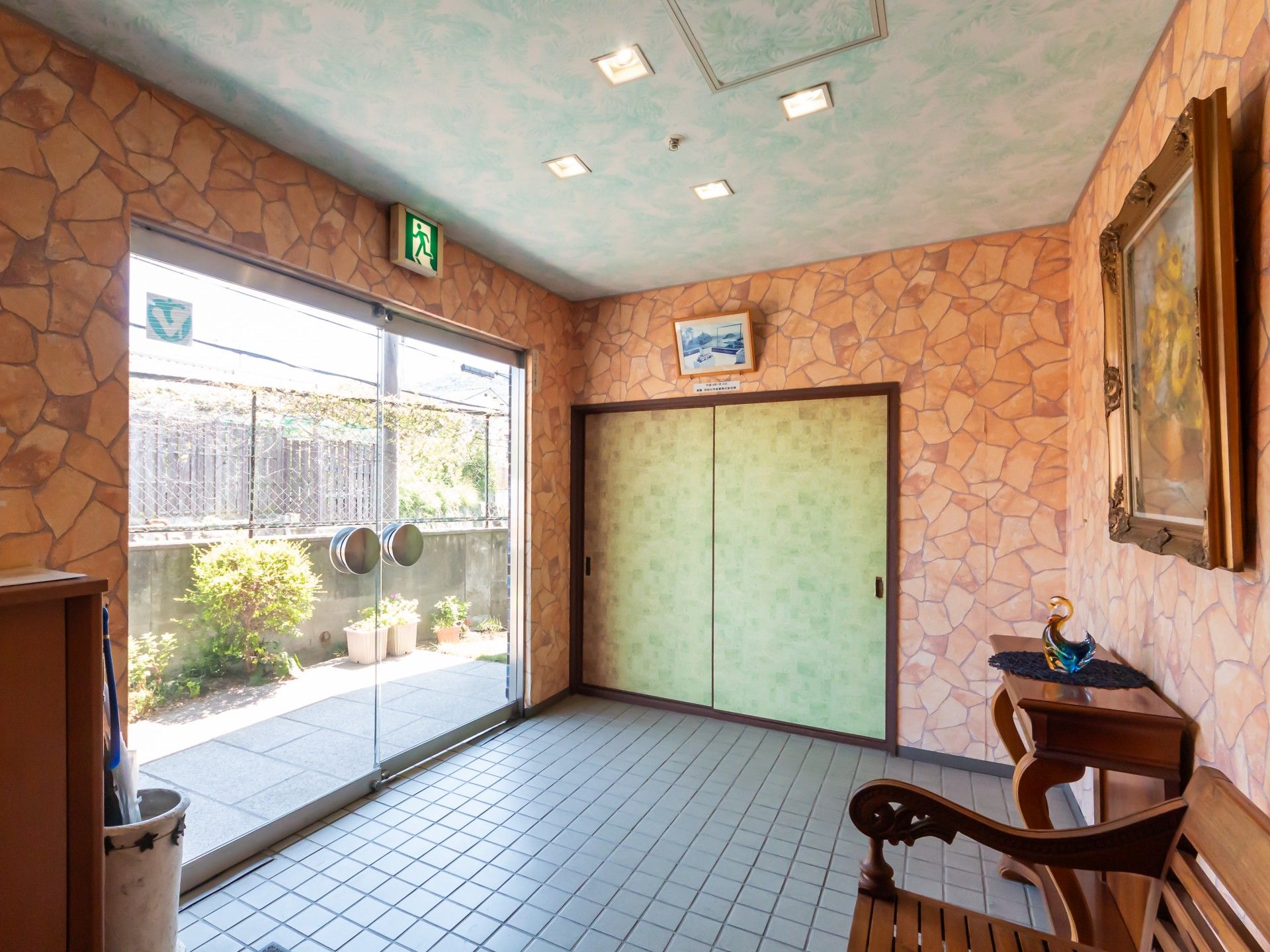 明るいエントランス