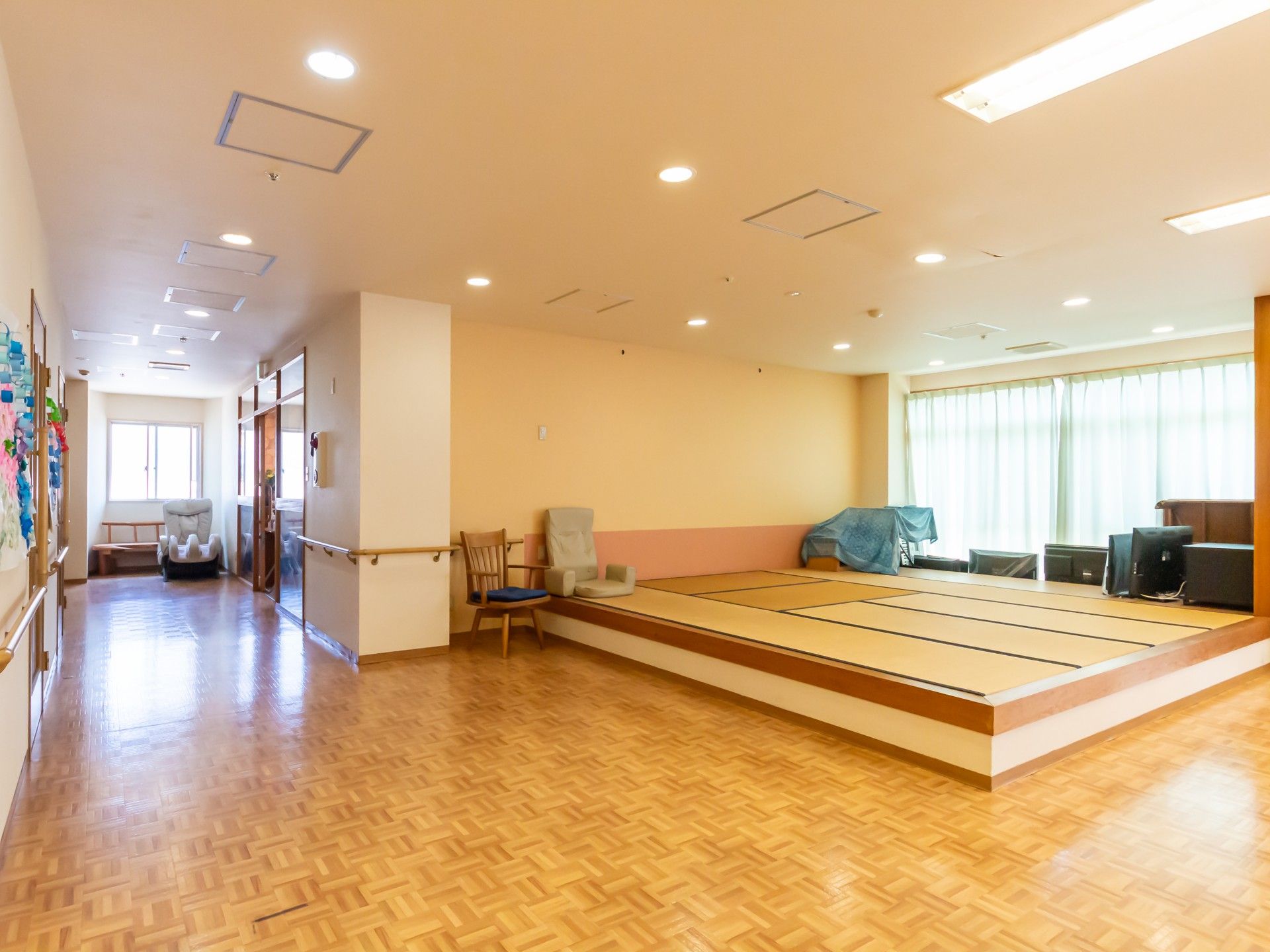 畳スペースのある広間