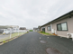 静かな住宅街にある施設外観