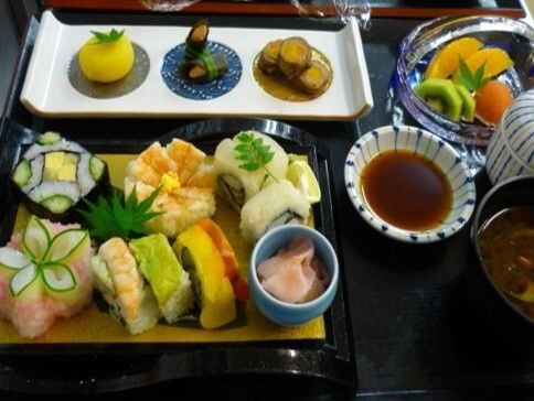 色鮮やかな和食の料理
